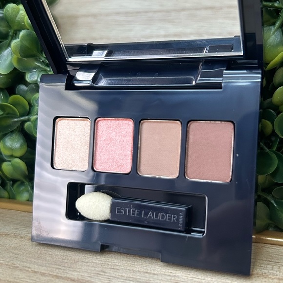 Estee Lauder Eyeshadow Palette - Pink and Brown Shades - Picture 3 of 4